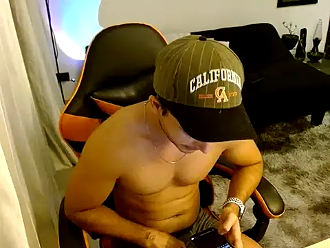 Snapshot of zeth_666 chatting on 11-16-25, 01:22 zeth 666 online show from 11-16-25, 01:22