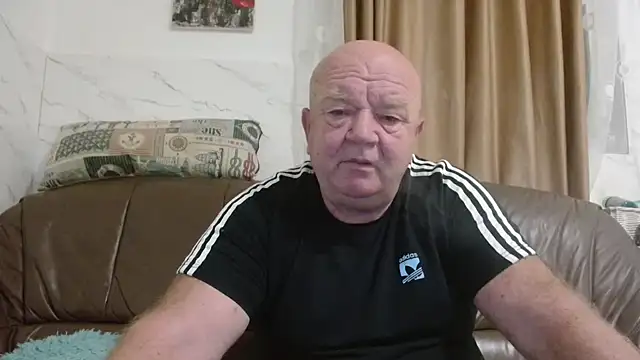 Snapshot of fullballs6 chatting on 11-10-25, 03:38 fullballs6 online show from 11-10-25, 03:38