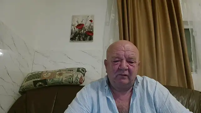 Snapshot of fullballs6 chatting on 11-25-25, 02:55 fullballs6 online show from 11-25-25, 02:55