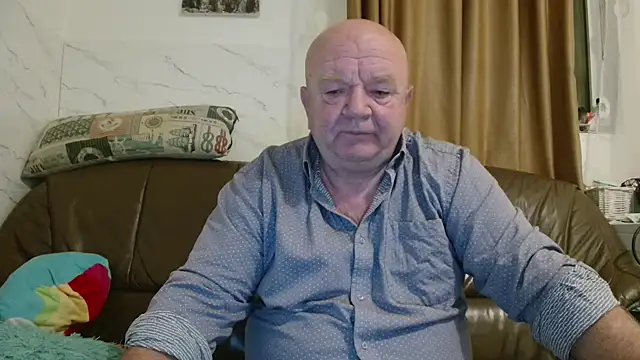 Snapshot of fullballs6 chatting on 12-19-25, 03:02 fullballs6 online show from 12-19-25, 03:02