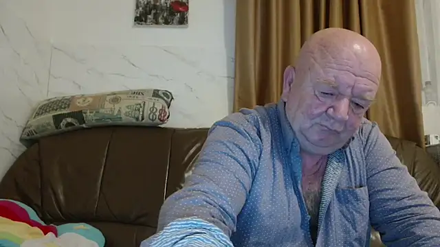 Snapshot of fullballs6 chatting on 12-21-25, 03:13 fullballs6 online show from 12-21-25, 03:13