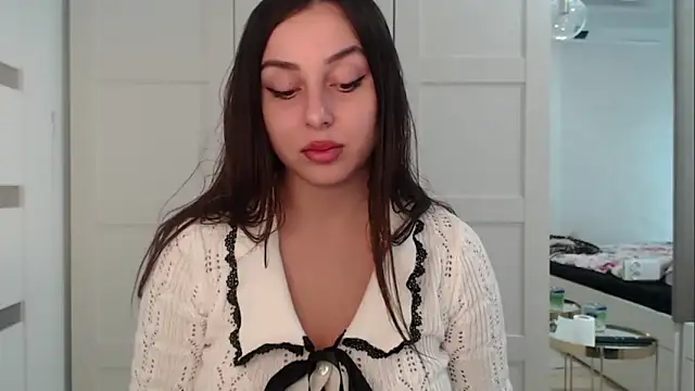 Snapshot of courtneyPerfect chatting on 10-10-25, 01:54 courtneyPerfect online show from 10-10-25, 01:54