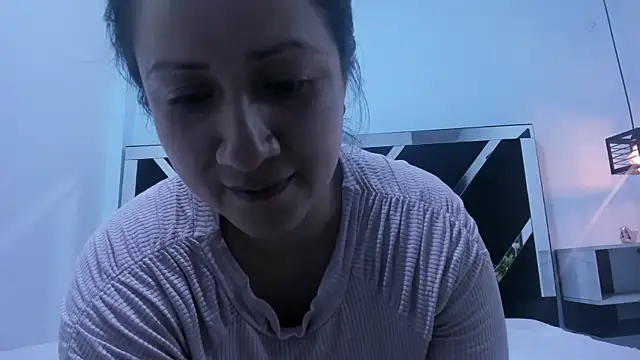 Ambber moon online show from 02-06-25, 03:59