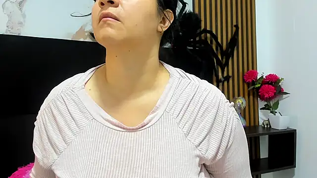 Ambber moon online show from 10-23-25, 03:28