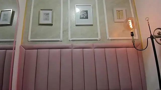 Ambber moon online show from 11-12-25, 09:47