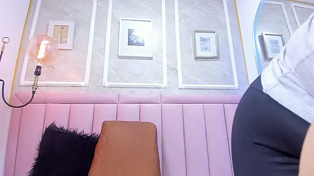 Ambber moon online show from 11-18-25, 02:50