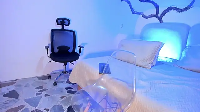 EthanTravis  online show from 01-23-25, 05:13