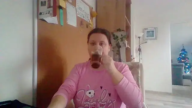 Snapshot of ReifeVenna chatting on 12-12-24, 10:13 ReifeVenna online show from 12-12-24, 10:13