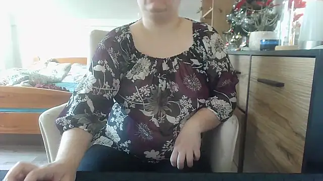 Snapshot of ReifeVenna chatting on 01-23-25, 09:39 ReifeVenna online show from 01-23-25, 09:39