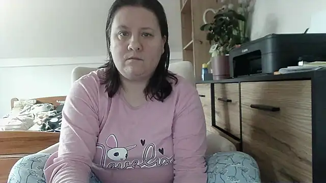 Snapshot of ReifeVenna chatting on 11-15-25, 08:11 ReifeVenna online show from 11-15-25, 08:11