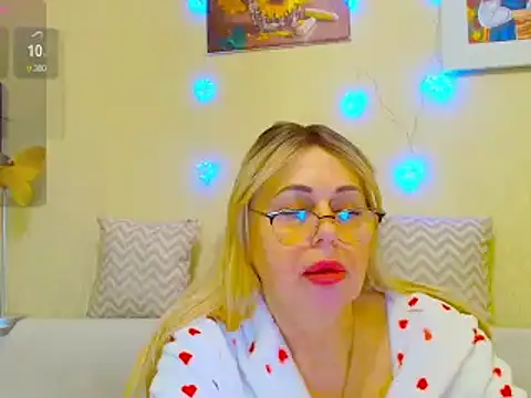 SusieNoreen online show from 02-18-25, 03:53