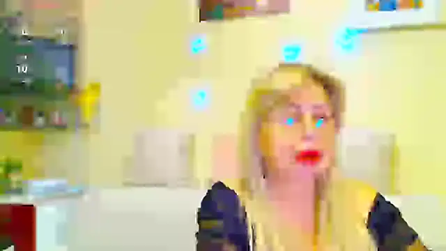 SusieNoreen online show from 02-22-25, 01:00