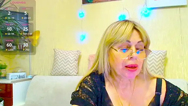 SusieNoreen online show from 02-22-25, 04:07