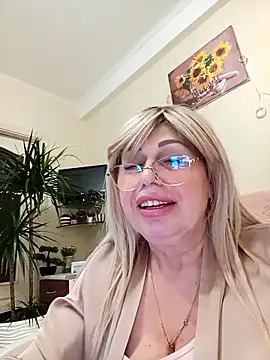 SusieNoreen online show from 02-23-25, 10:06