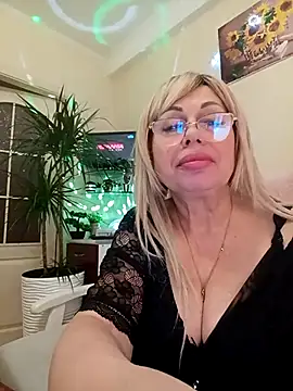 SusieNoreen online show from 02-26-25, 02:14