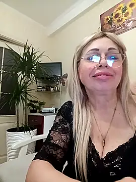 SusieNoreen online show from 02-27-25, 04:09