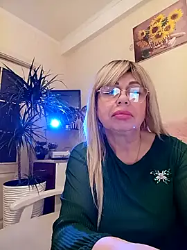 SusieNoreen online show from 03-03-25, 02:04