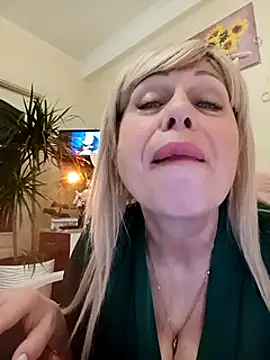SusieNoreen online show from 03-14-25, 04:54