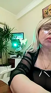 SusieNoreen online show from 03-18-25, 04:26