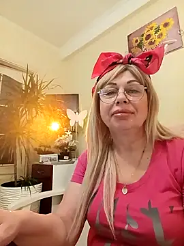 SusieNoreen online show from 03-19-25, 02:16