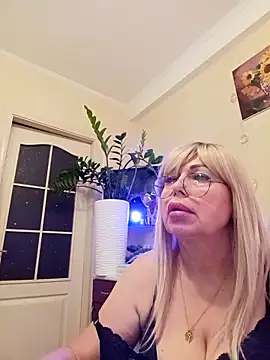 SusieNoreen online show from 09-12-25, 12:11