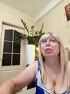 SusieNoreen online show from 09-21-25, 12:01