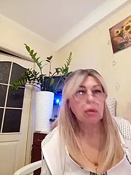 SusieNoreen online show from 09-27-25, 11:21