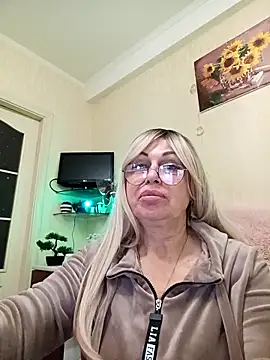 SusieNoreen online show from 10-04-25, 01:03