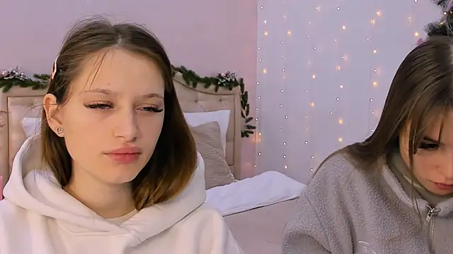 Snapshot of queenofjoyy chatting on 12-07-24, 06:10 queenofjoyy online show from 12-07-24, 06:10