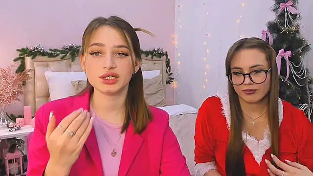 Snapshot of queenofjoyy chatting on 12-13-24, 04:05 queenofjoyy online show from 12-13-24, 04:05