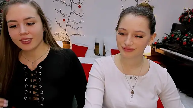 Snapshot of queenofjoyy chatting on 12-15-24, 09:35 queenofjoyy online show from 12-15-24, 09:35