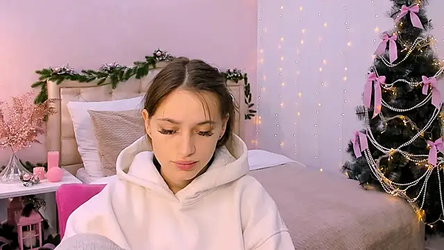 Snapshot of queenofjoyy chatting on 12-21-24, 05:58 queenofjoyy online show from 12-21-24, 05:58