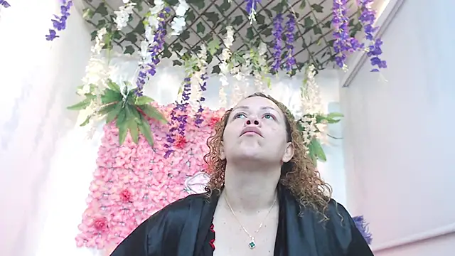 Snapshot of BLONDE_SEXYHOT chatting on 11-13-25, 11:47 BLONDE SEXYHOT online show from 11-13-25, 11:47