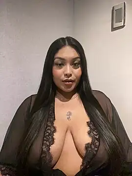 Snapshot of Kendall-Moll chatting on 03-14-25, 02:20 Kendall-Moll online show from 03-14-25, 02:20