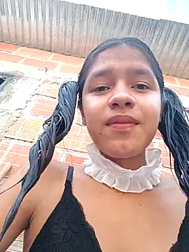 Snapshot of Little_Pau_Dirty chatting on 10-31-25, 01:56 Little Pau Dirty online show from 10-31-25, 01:56