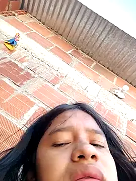 Snapshot of Little_Pau_Dirty chatting on 11-05-25, 01:44 Little Pau Dirty online show from 11-05-25, 01:44