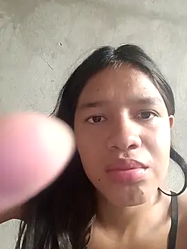 Snapshot of Little_Pau_Dirty chatting on 11-15-25, 01:40 Little Pau Dirty online show from 11-15-25, 01:40