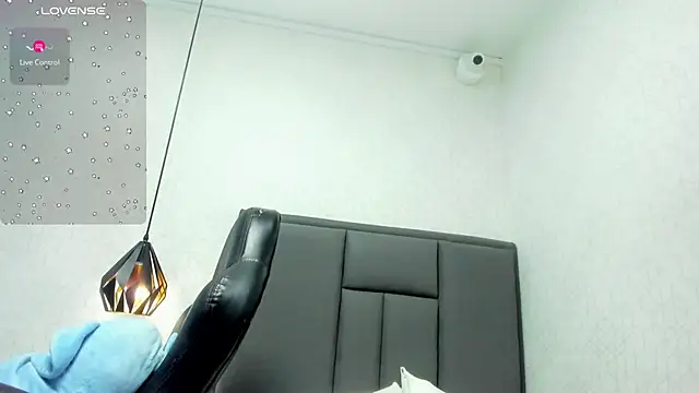 Snapshot of MAILYLOVE1 chatting on 02-04-25, 03:36 MAILYLOVE1 online show from 02-04-25, 03:36