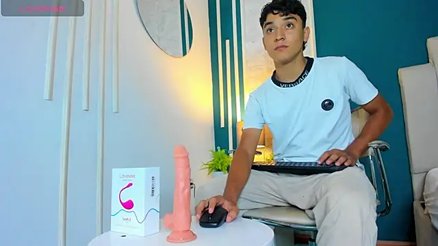 Austin Cardieff online show from 01-08-25, 07:24