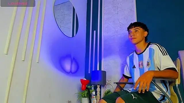 Austin Cardieff online show from 01-23-25, 07:22