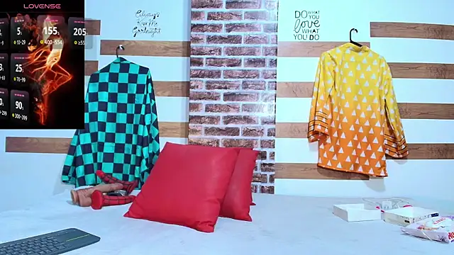 sofia fer online show from 11-15-25, 02:31