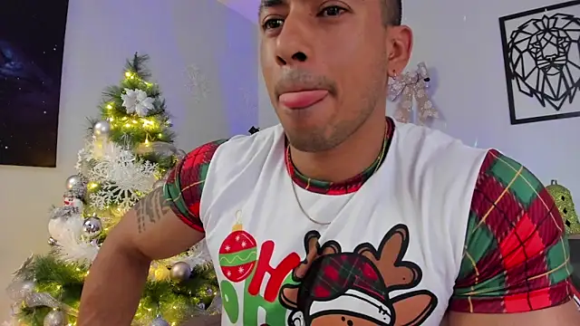 aaroncolombia online show from 12-10-24, 01:22