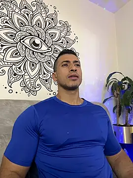 Snapshot of aaroncolombia chatting on 11-08-25, 12:11 aaroncolombia online show from 11-08-25, 12:11