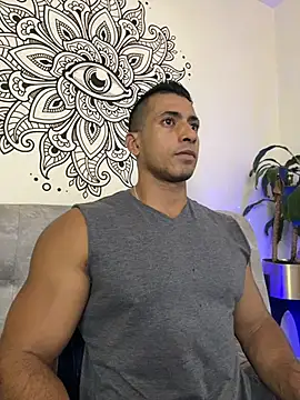 Snapshot of aaroncolombia chatting on 11-15-25, 10:45 aaroncolombia online show from 11-15-25, 10:45