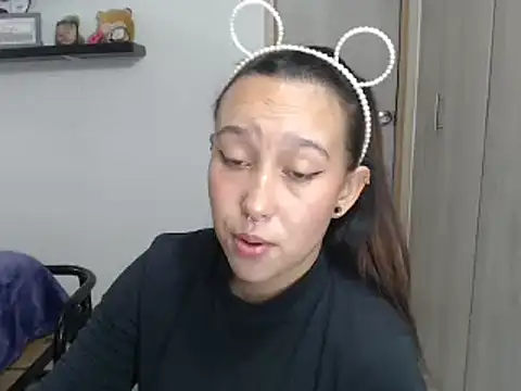 Snapshot of Skarlet_Adams28 chatting on 12-28-24, 10:34 Skarlet Adams28 online show from 12-28-24, 10:34