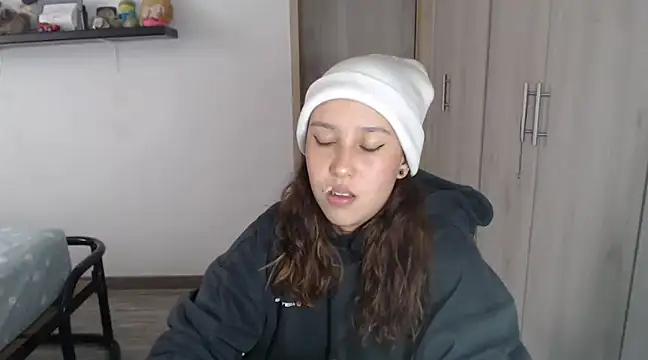 Snapshot of Skarlet_Adams28 chatting on 01-09-25, 10:20 Skarlet Adams28 online show from 01-09-25, 10:20