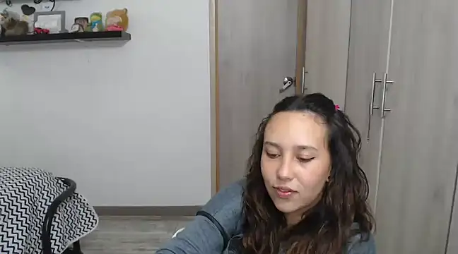 Snapshot of Skarlet_Adams28 chatting on 01-10-25, 10:57 Skarlet Adams28 online show from 01-10-25, 10:57