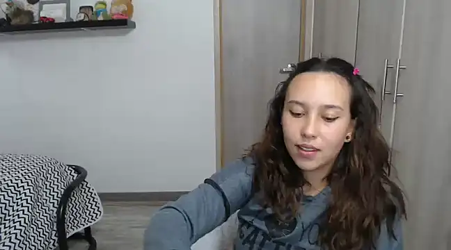 Snapshot of Skarlet_Adams28 chatting on 01-11-25, 02:09 Skarlet Adams28 online show from 01-11-25, 02:09