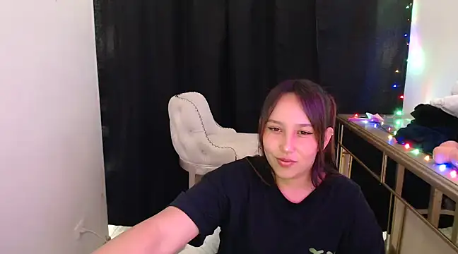 Snapshot of Skarlet_Adams28 chatting on 01-20-25, 08:07 Skarlet Adams28 online show from 01-20-25, 08:07