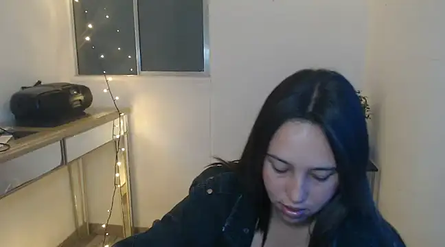 Snapshot of Skarlet_Adams28 chatting on 01-22-25, 08:06 Skarlet Adams28 online show from 01-22-25, 08:06